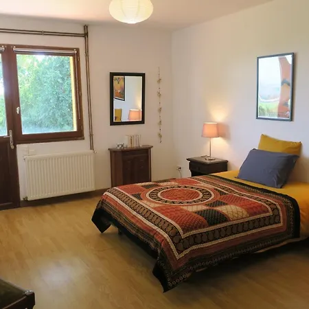 Au Manot Guest house *