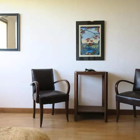 Au Manot Guest house